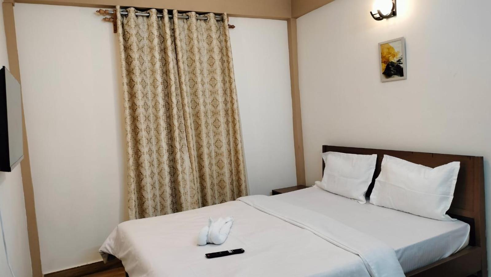 Aroma Inn Shillong Bagian luar foto