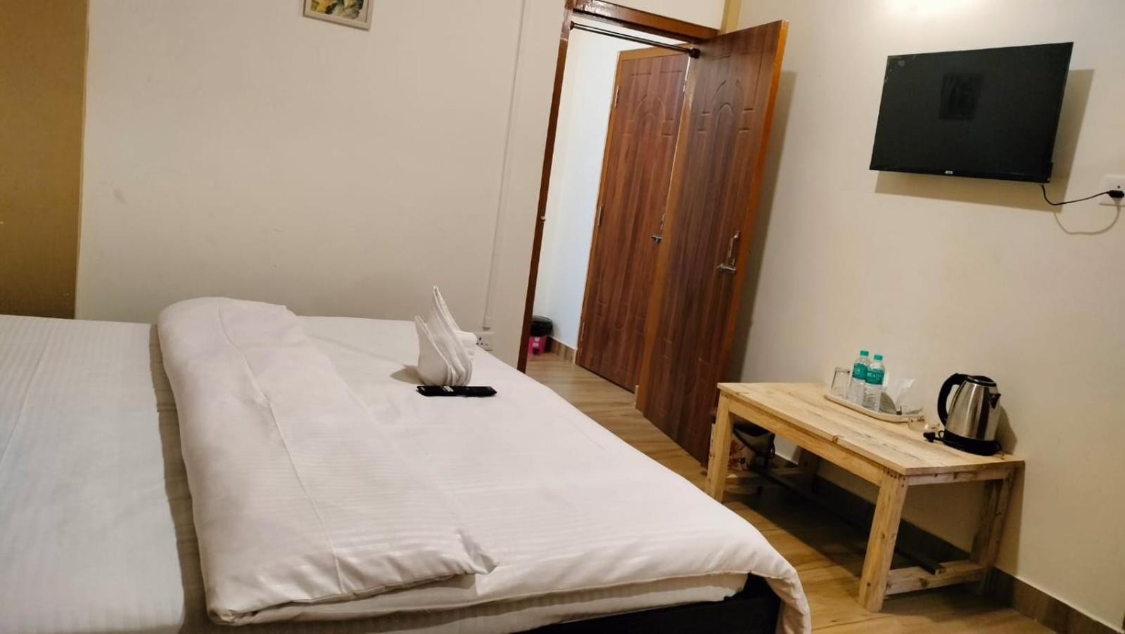 Aroma Inn Shillong Bagian luar foto