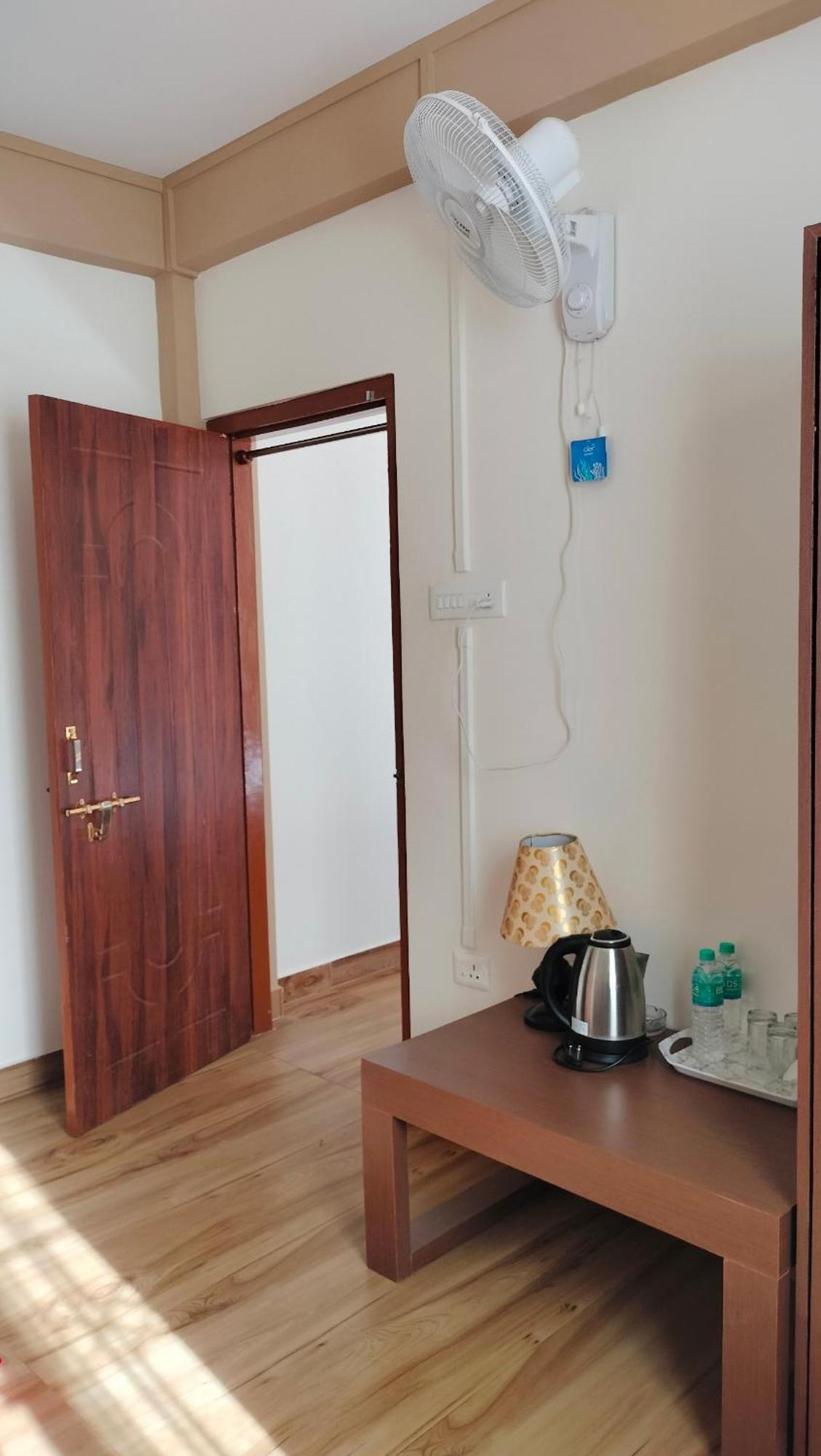 Aroma Inn Shillong Bagian luar foto